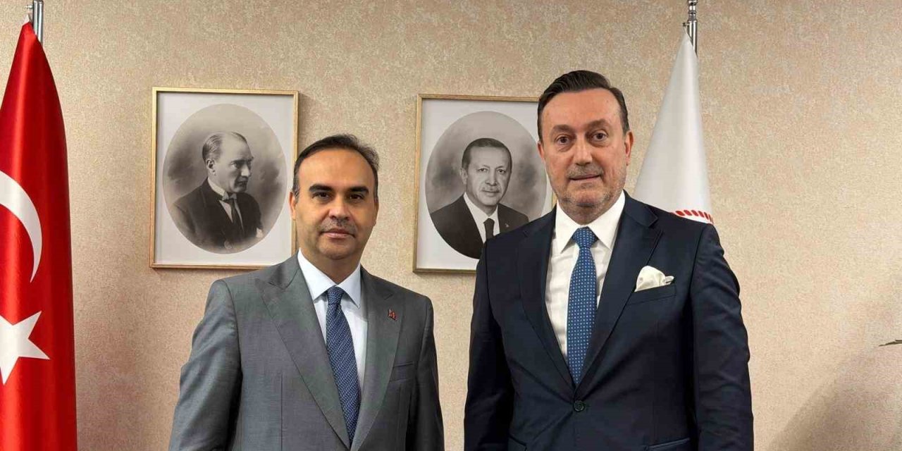 Muradiye OSB Başkanı Kıvırcık’tan Bakan Kacır’a ziyaret: Yeşil dönüşüm başlıyor