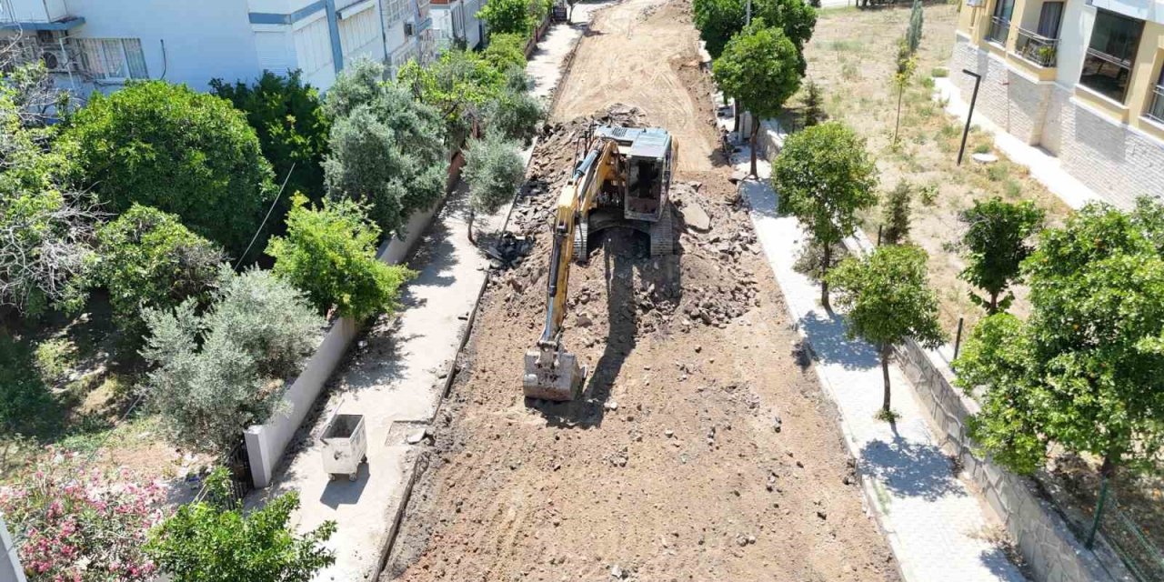 Nazilli’de yol, altyapı ve park çalışmaları sürüyor