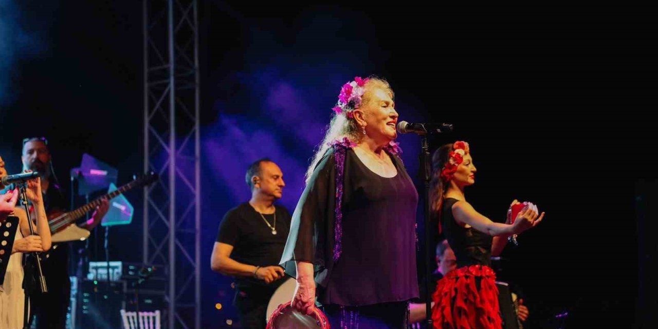Didim’de Lavanta Festivali, Suzan Kardeş konseriyle başladı