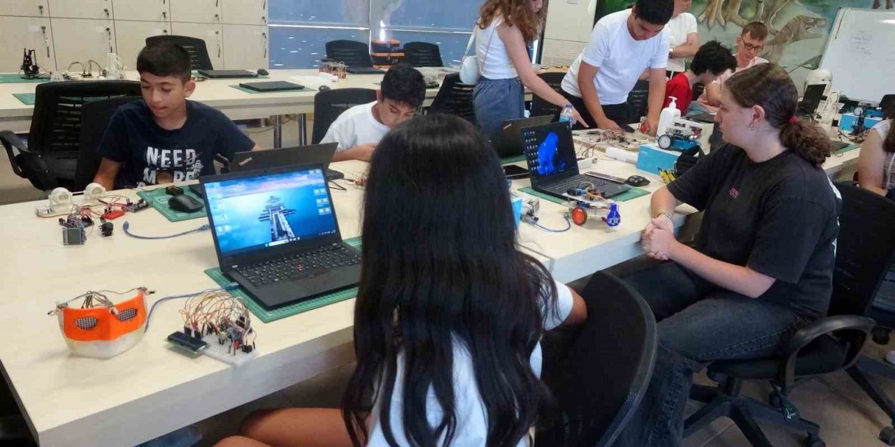 Menteşe Çocuk Bilim Parkı’nda yıl sonu robotik şenliği