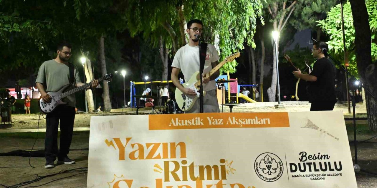 ’Akustik Yaz Akşamları’ Manisalılara müzik dolu bir hafta sonu yaşattı
