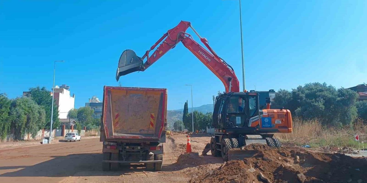 Aydın Büyükşehir’in yol çalışmaları devam ediyor