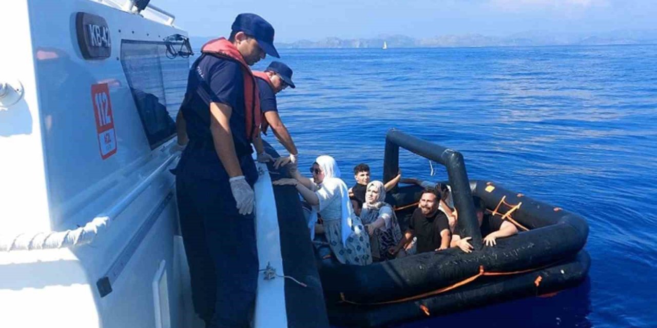 Yunan sahil güvenlik 3’ü çocuk 8 düzensiz göçmeni Türk karasularına geri itti