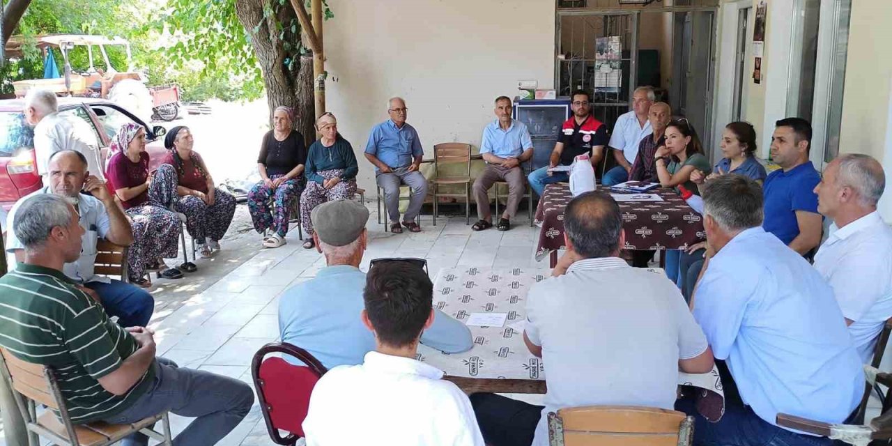 Avcılar Mahallesi’nde Buzağı bakım ve beslenmesi eğitimi