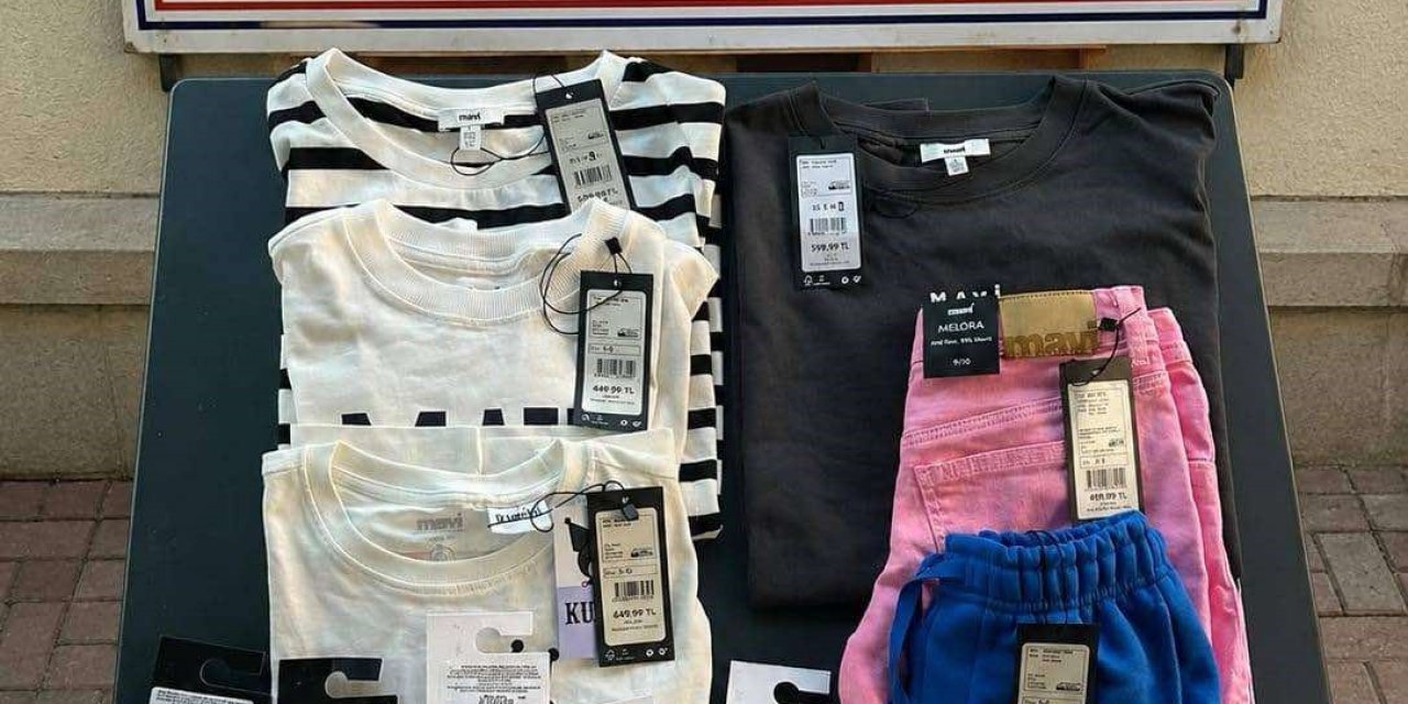 AVM’deki mağazadan kıyafet çalan kadın jandarmaya takıldı
