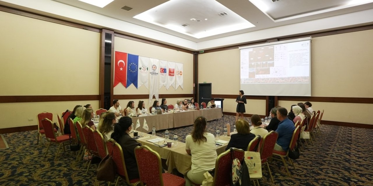Denizli Büyükşehir, kadın dostu kent için yol haritasını oluşturuyor