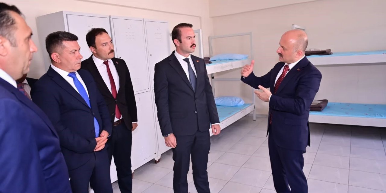 Vali Varol Geri Gönderme Merkezi’nde incelemelerde bulundu