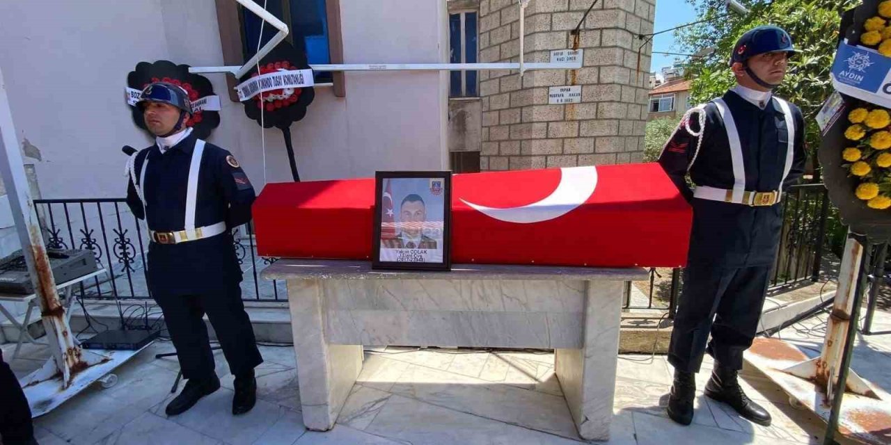 Kazada hayatını kaybeden uzman çavuş, al bayraklı tabutla son yolculuğuna uğurlandı