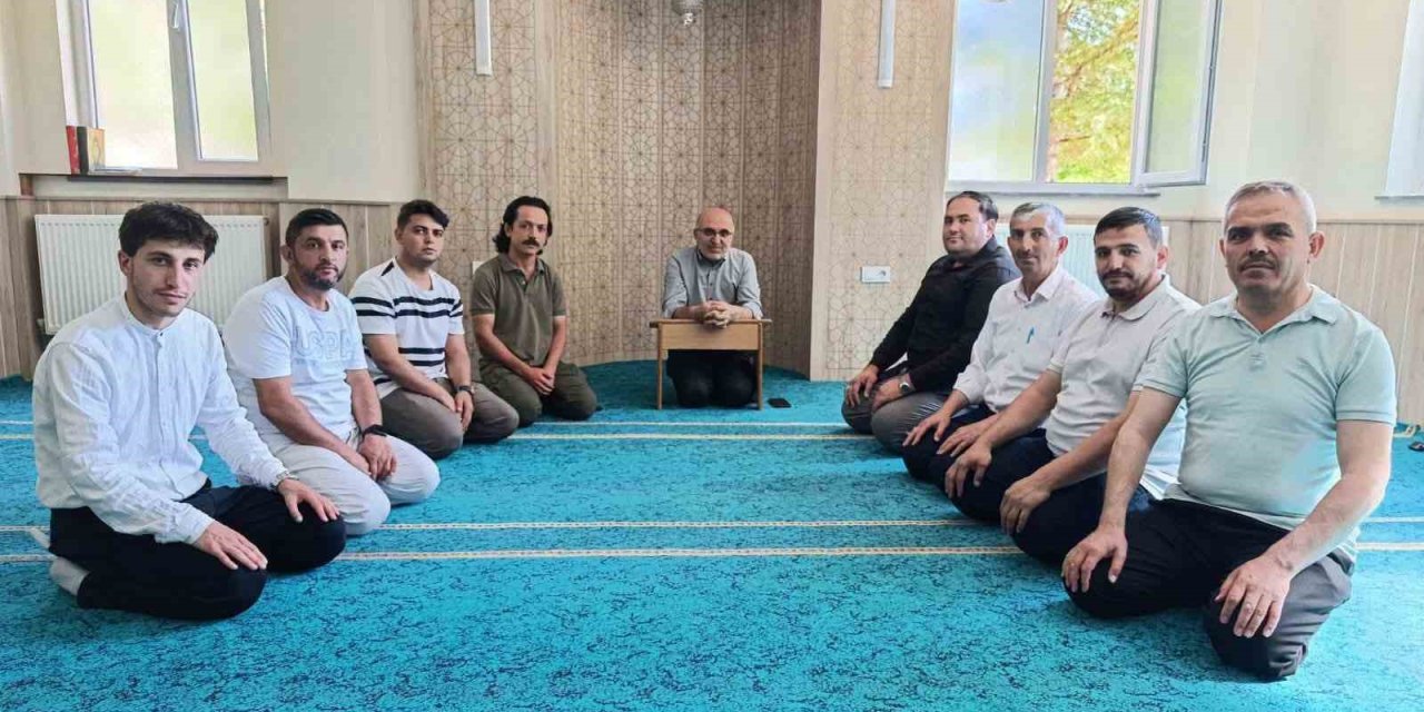 Afyonkarahisar’da ’Kitap Oku-Yorum’ projesi devam ediyor