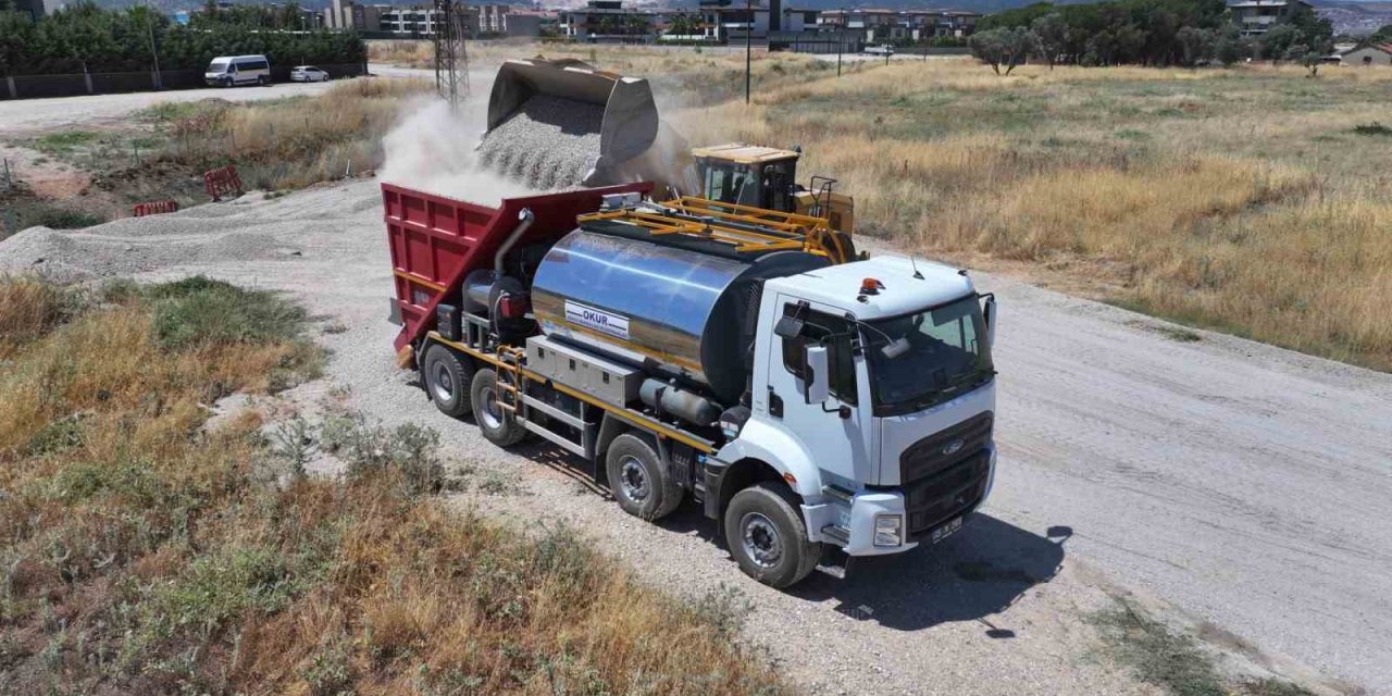 Altyapısı tamamlanan yollar asfaltlanıyor