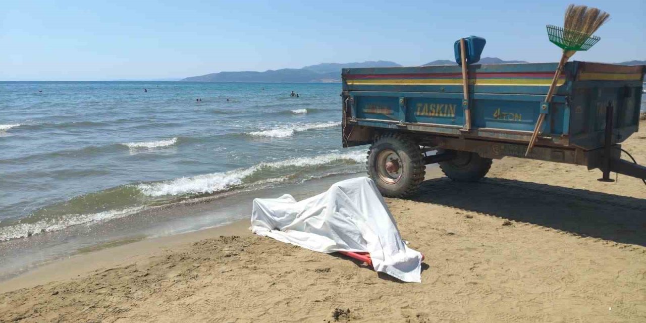 Pamucak sahilinde erkek cesedi bulundu