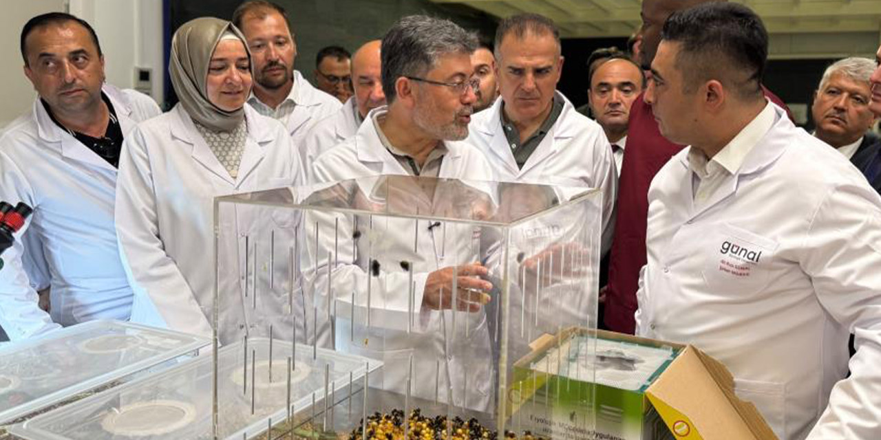 Bakan Yumaklı faydalı böcek  üretim tesisini ziyaret etti