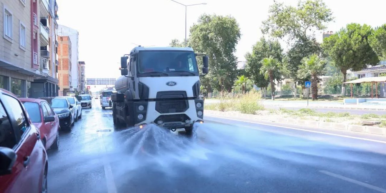 İncirliova anayolunda temizlik çalışmaları tamamlandı