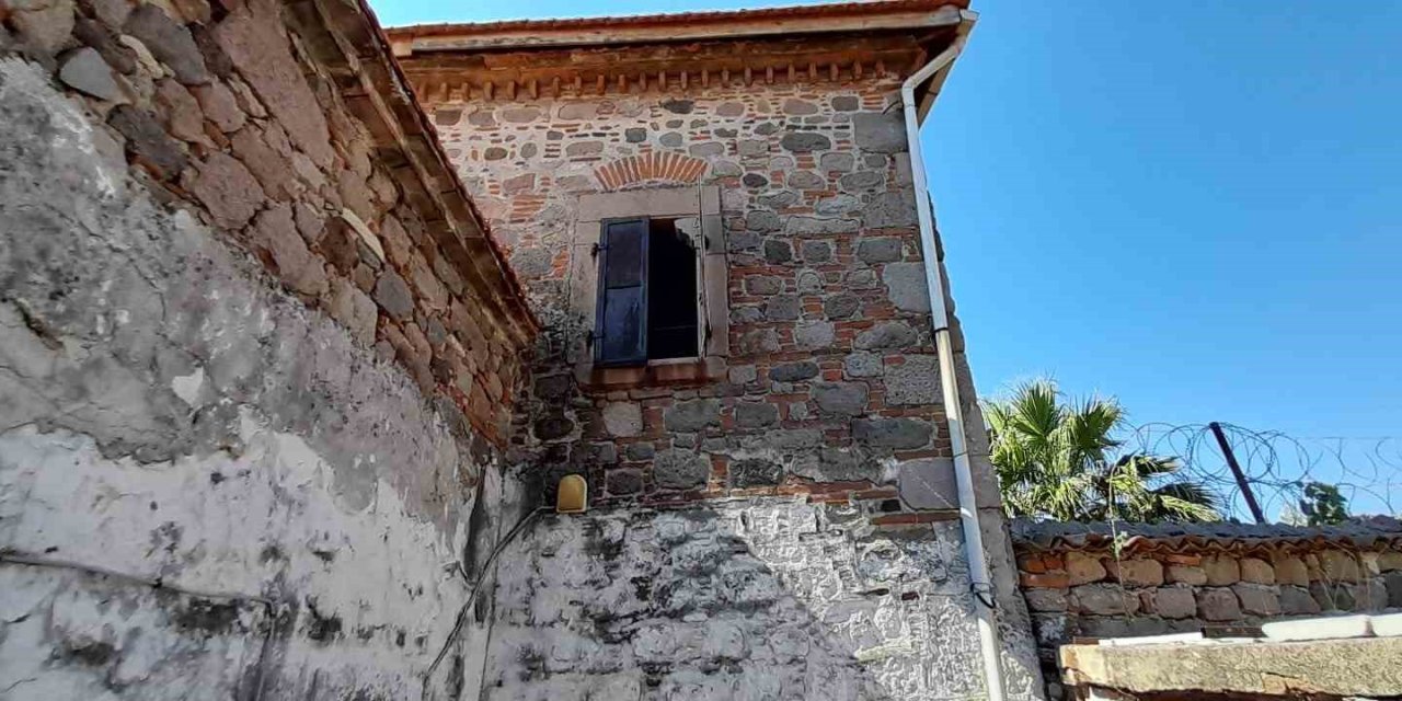 Bergama’nın 220 yıllık tarihi şapeli satışa çıkarıldı