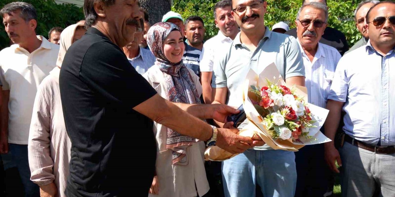 Gönüllere dokunan Emirdağ Kaymakamı konvoyla uğurlandı