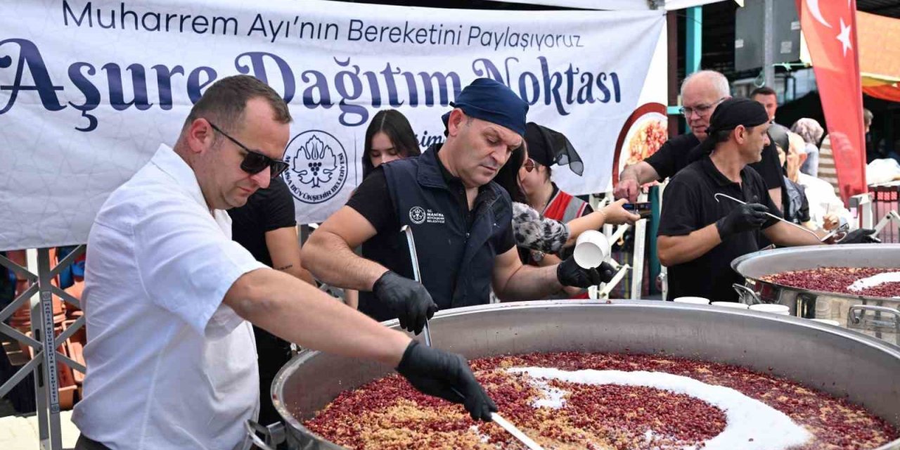 Perşembe Pazarı’nda 2 bin kişilik aşure ikramı