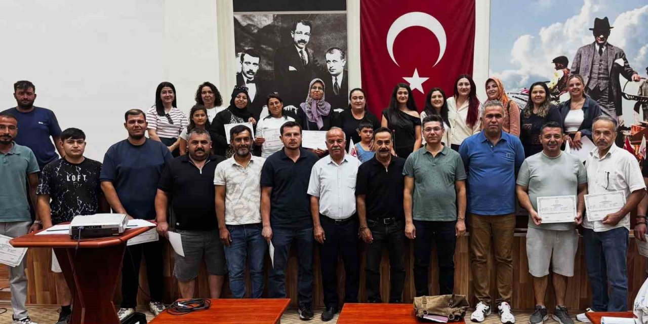 Efeler’de kursiyerler sertifikalarını aldı