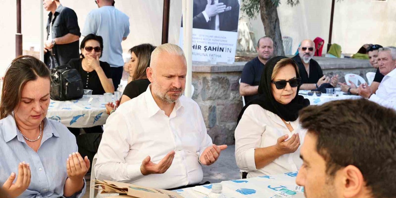 Menemen’de merhum Başkan Şahin dualarla anıldı