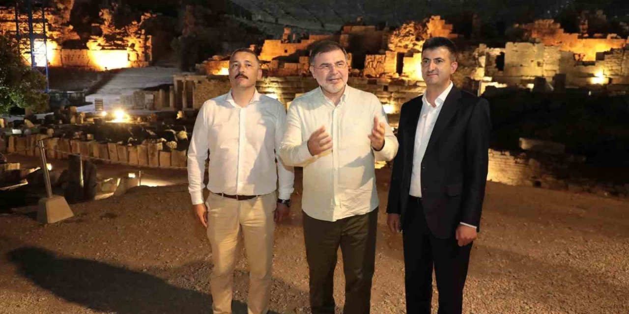 AK Partili Saygılı, Efes’teki gece müzeciliğinin turizme katkısına dikkat çekti