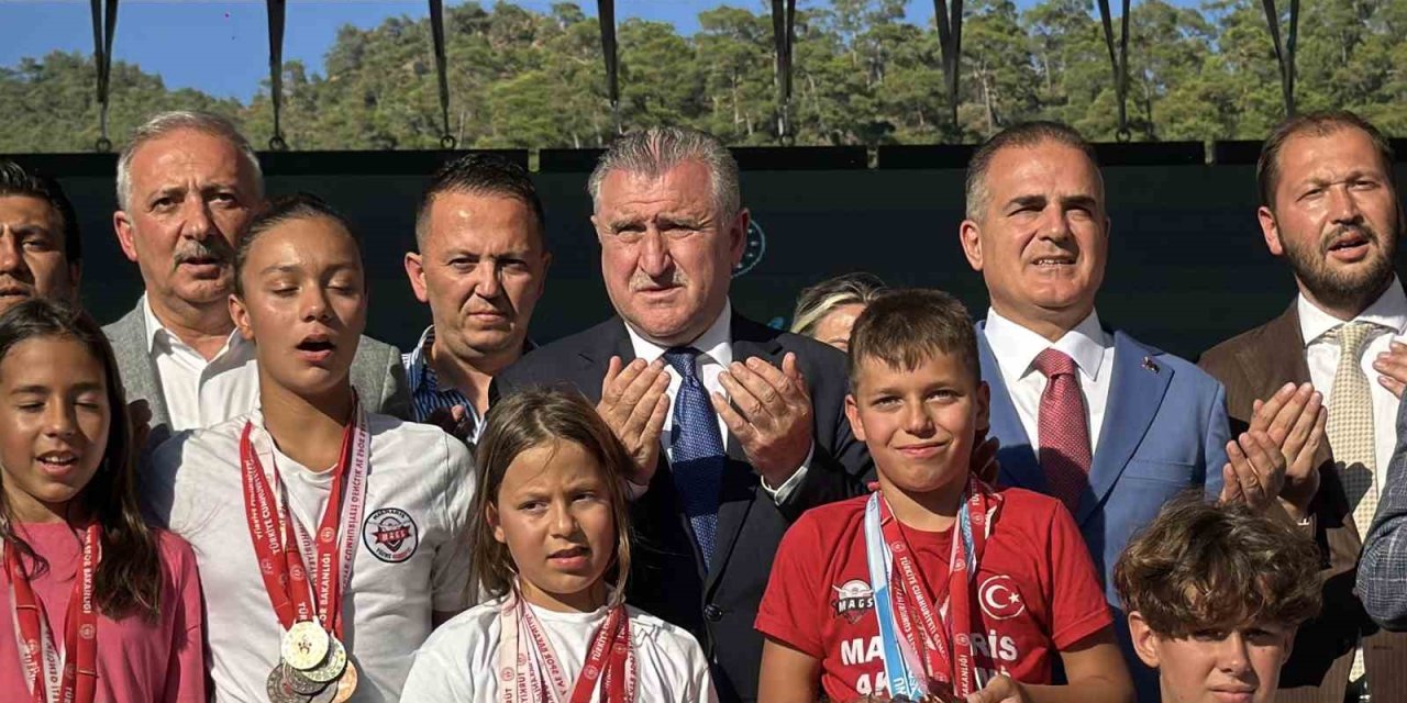Bakan Bak’tan Marmaris’e olimpik havuz müjdesi