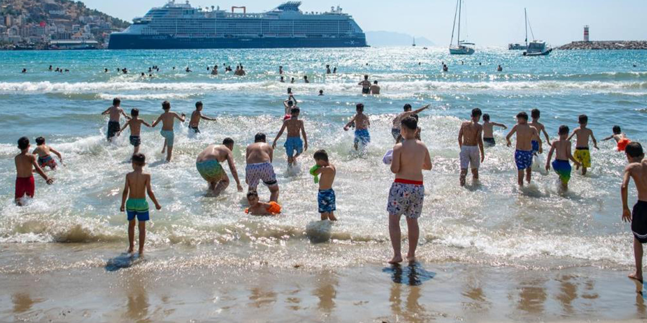 Kuşadası'nda kardeşlik köprüsü: Nusaybinli çocuklar ilk kez denizle buluştu