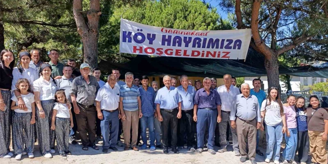 Asırlık gelenek Dutluca’da binlerce kişiyi aynı sofrada buluşturdu