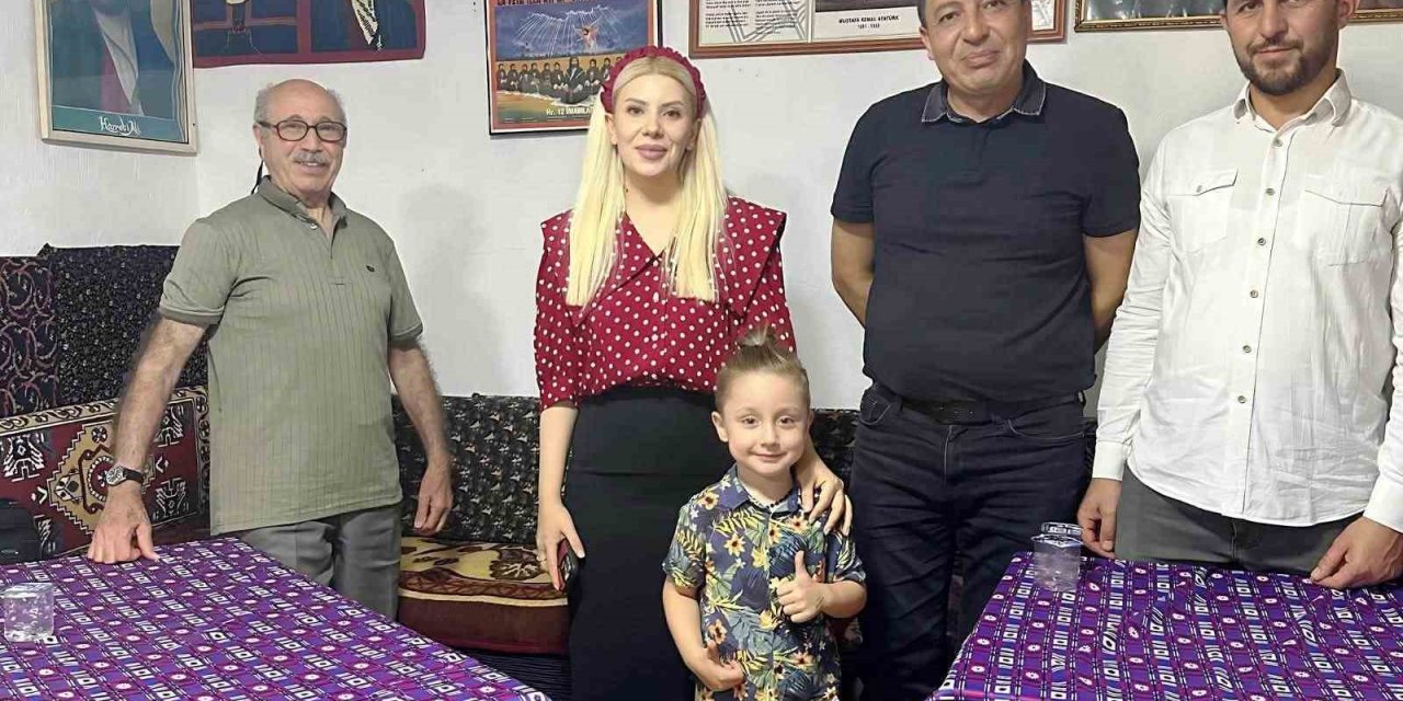 Altıntaş Kaymakamı Yıldırım, Zafertepe Çalköy’deki aşure programına katıldı