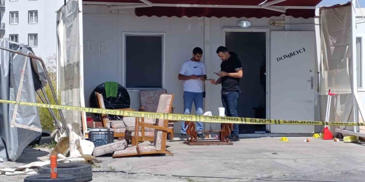 Afyonkarahisar’da minibüs durağına silahlı saldırı: 1 ölü, 1 yaralı