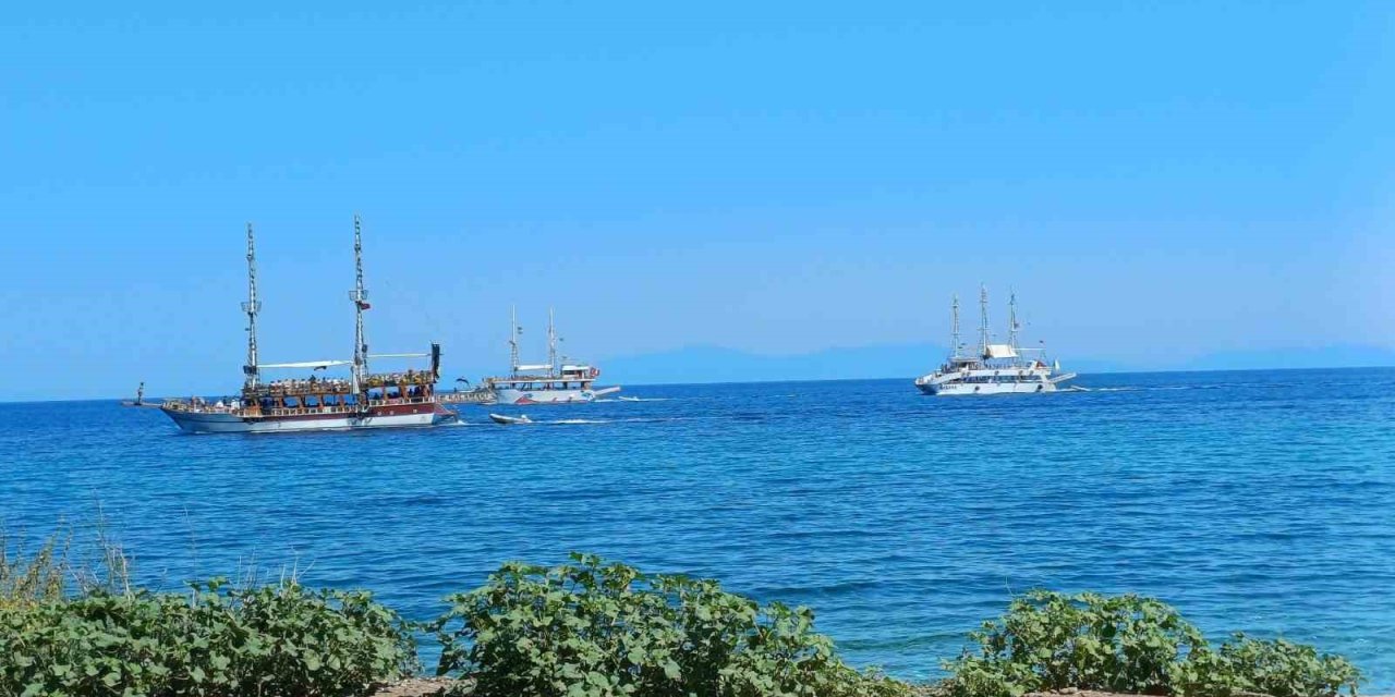 Kuşadası’nda tekne turlarına yoğun ilgi