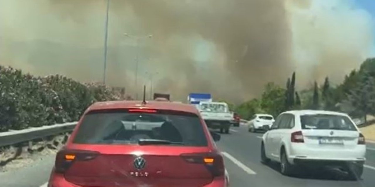 Manisa’da orman yangınında alevler İzmir-İstanbul Otoyolu’na ulaştı