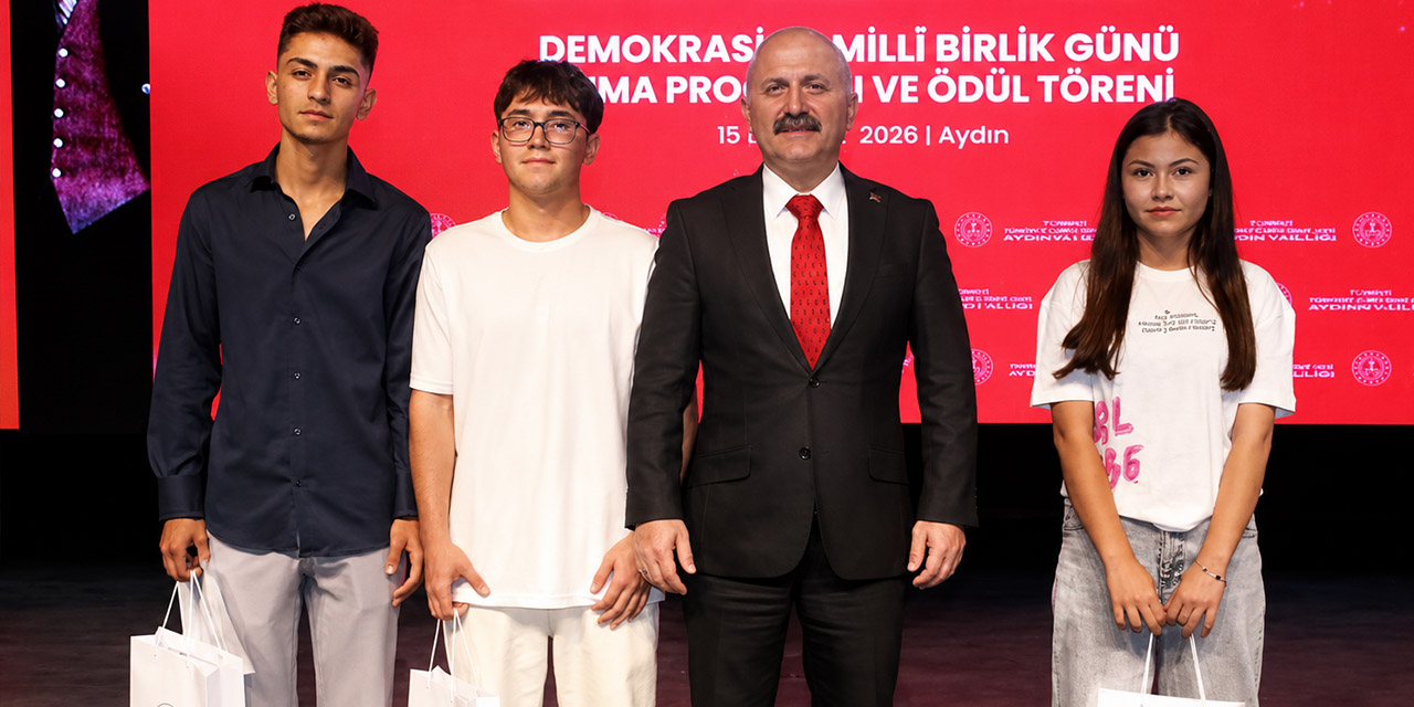 15 Temmuz'un hafızası gençlerin kaleminde ve sanatında yaşatıldı
