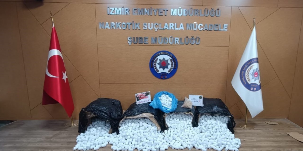 İzmir’de zehir tacirlerine baskın: 3 tutuklama