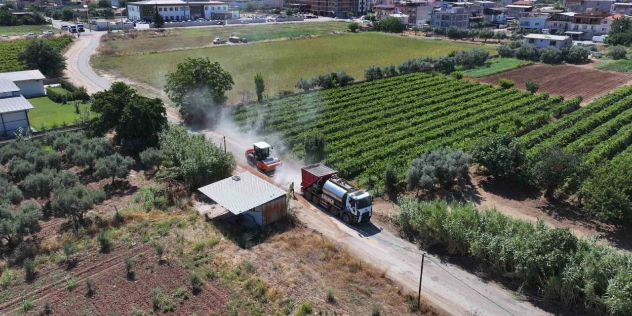 Ahmetli’de 8 kilometrelik yol hamlesi