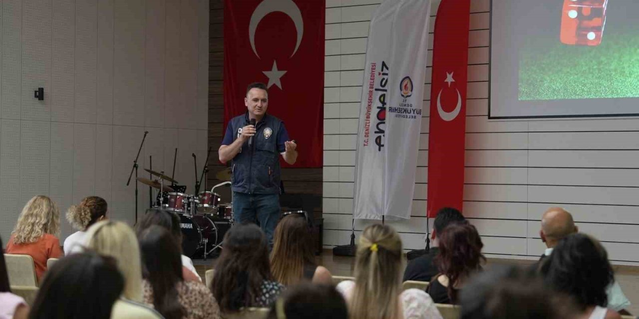 Denizli Büyükşehir personeli, bağımlılık ve siber suçlarla mücadele eğitimi aldı