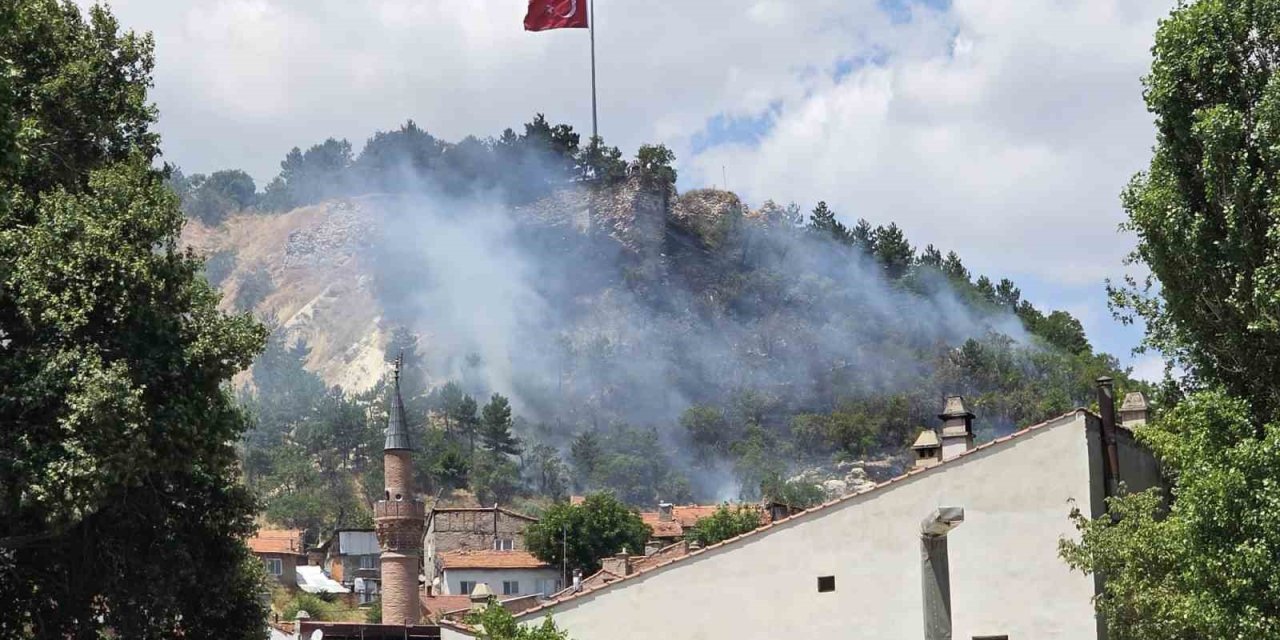 Kütahya Hisar Kalesi’nde yangın paniği