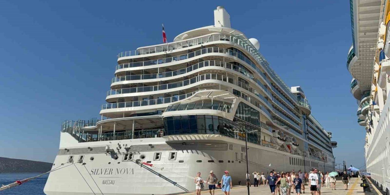 Dev kruvaziyerler Bodrum’a demir attı: 3 bin 319 turist geldi
