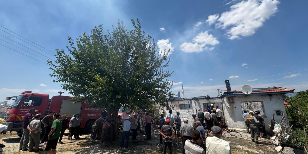 Müstakil evde yangın: Ev kullanılamaz hale geldi