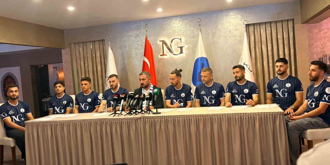 Kütahyaspor 9 futbolcuyla sözleşme imzaladı
