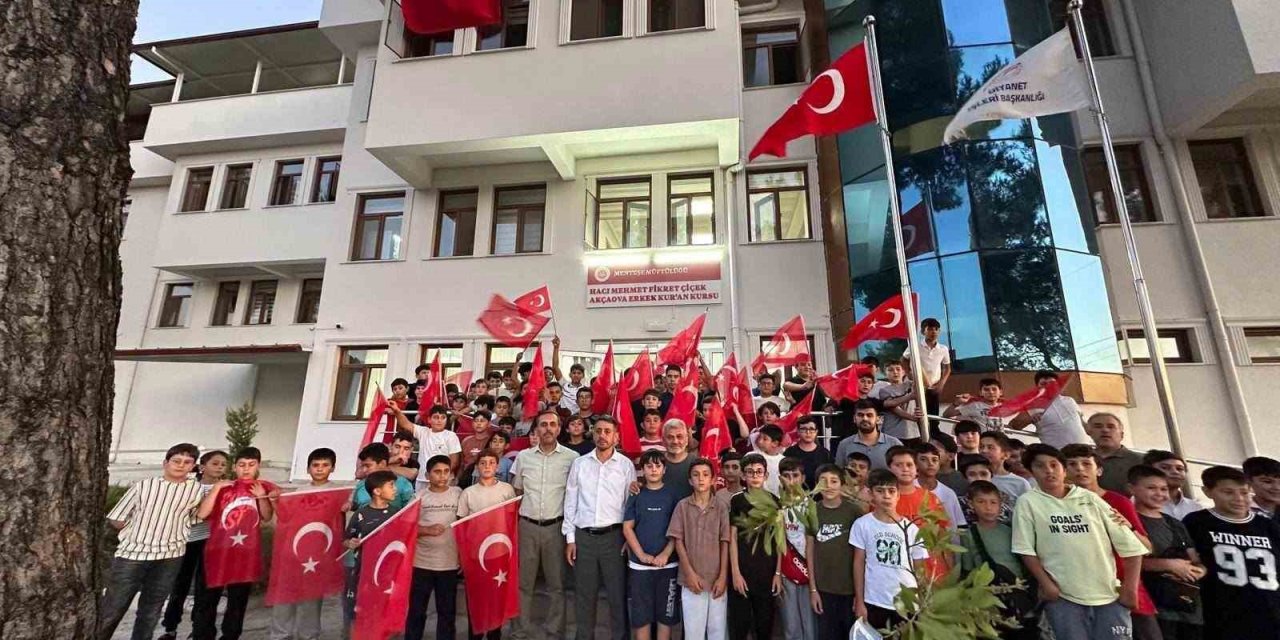 Muğla’da genç Yıldızlardan Gazze’ye destek ve şehitlere vefa yürüyüşü