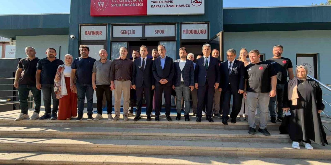 Milletvekili Kasapoğlu, Bayındır’da esnaf, çiftçi ve gençlerle buluştu