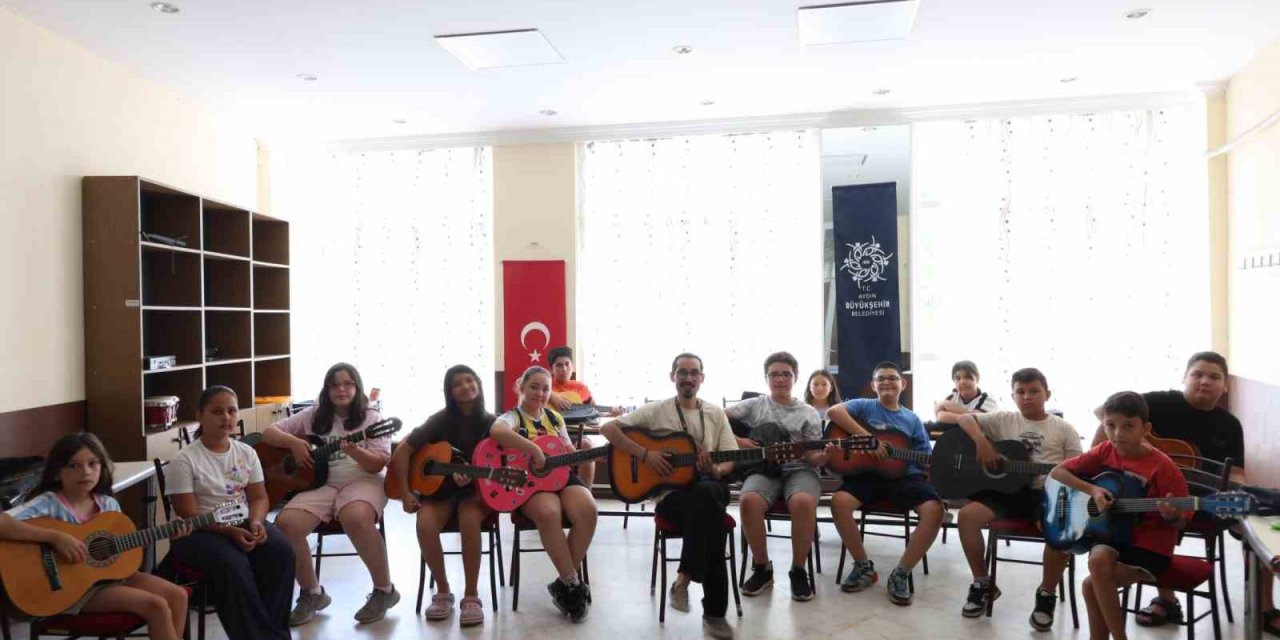 Aydın’da çocuklar sanatla buluşuyor