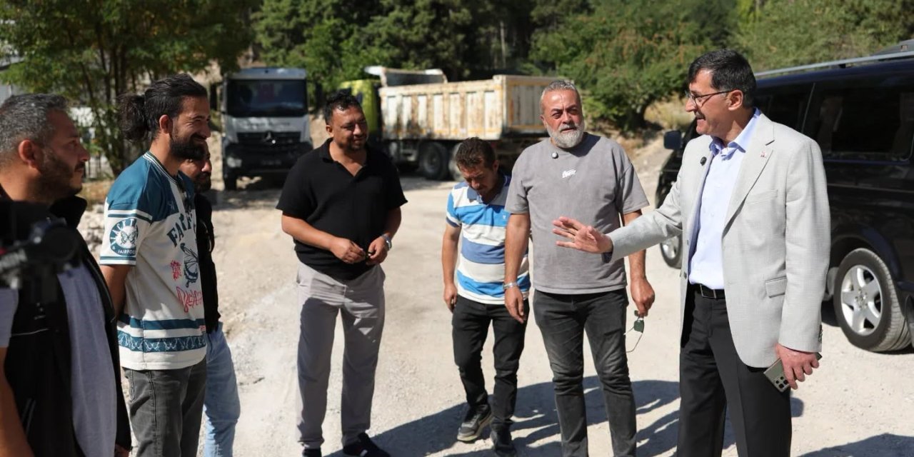 Başkan Kahveci, 30 Ağustos Mahallesi’ndeki çalışmaları yerinde inceledi