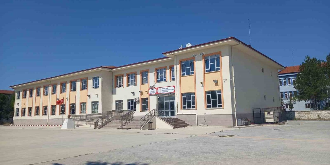 Gediz Yunus Emre MTAL bünyesinde ortaokul bölümü açıldı