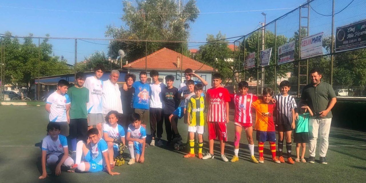Kur’an kurslarında dostluk sahaya taşındı