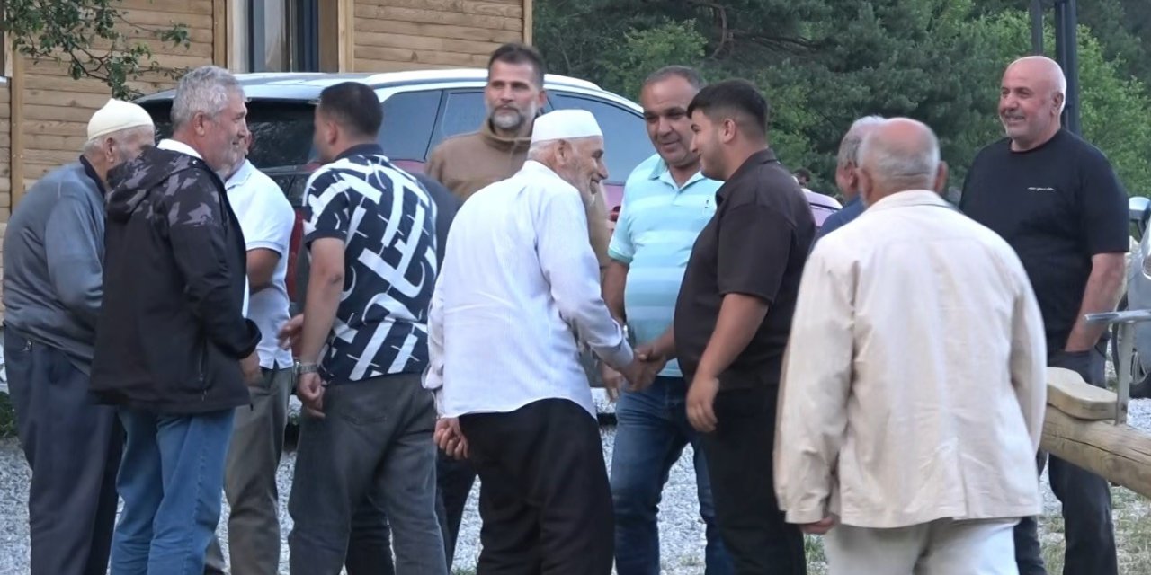 İnegöl’deki Erzurumlular Domaniç Kocayayla’da buluştu