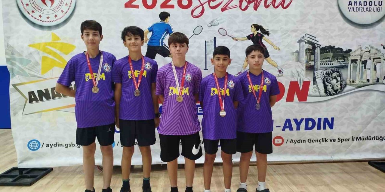 Aydınlı badmintoncular yarı finale yükseldi