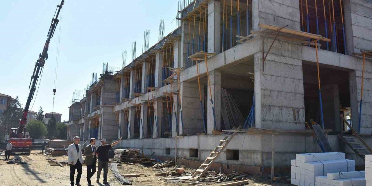 Salihli’de iki yeni okul yükseliyor