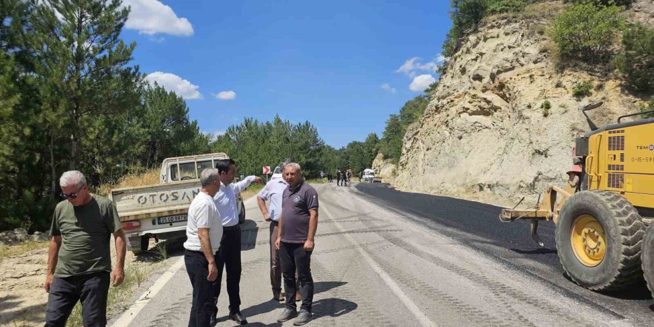 Şaphane Kaymakamı Boztaş asfalt çalışmalarını inceledi