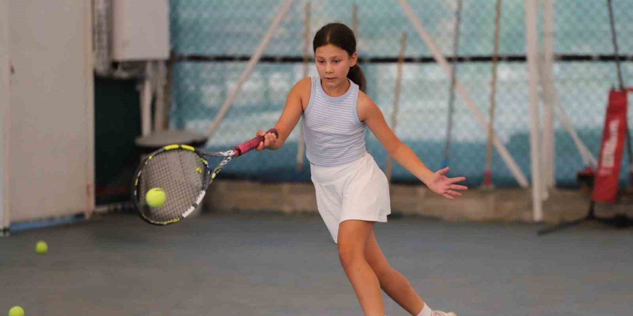 Menteşe’de tenis heyecanı başladı