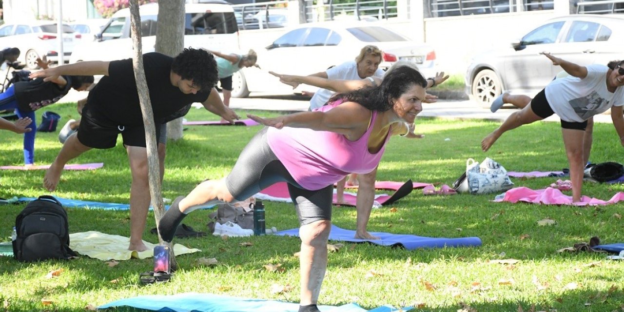 Kuşadası’nda sabah sporu etkinliklerine yoğun ilgi